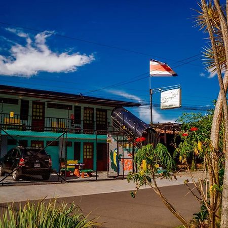 Hotel Reventazon Orosí Buitenkant foto