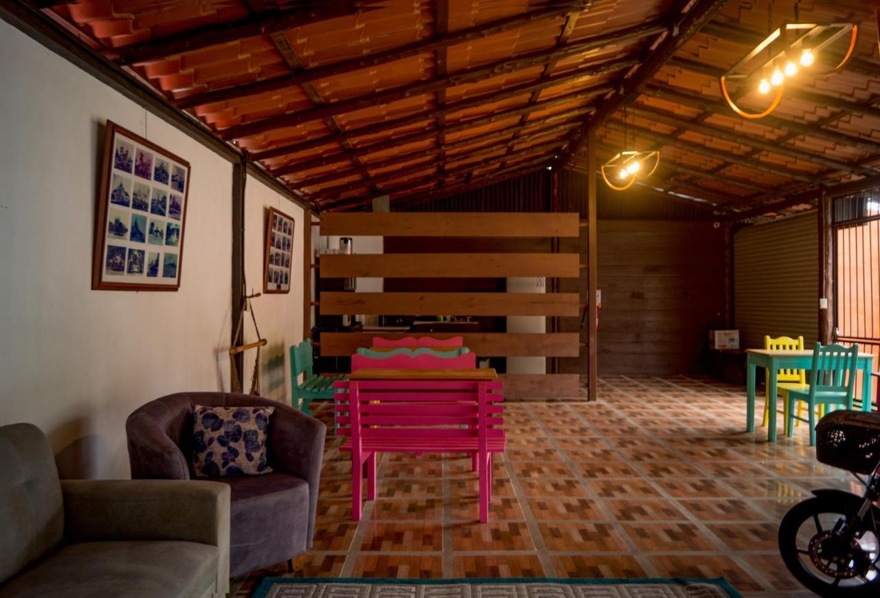 Hotel Reventazon Orosí Buitenkant foto